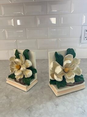 Vintage  90’s magnolia flower book ends by CBK.  Detailed heavy resin.